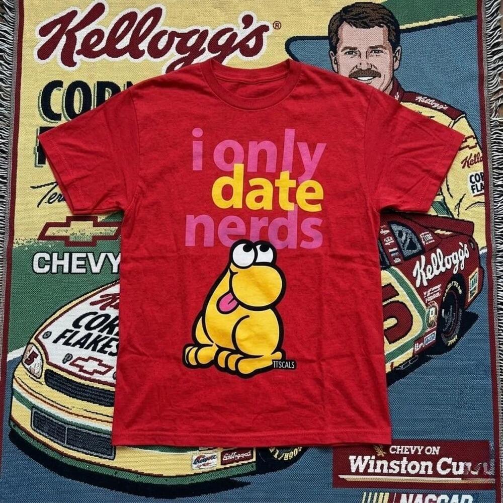 I Only Date Nerds Red Cotton T-Shirt